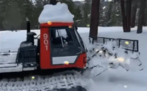 La máquina quitanieves de Jeremy Renner (Fuente: Instagram Jeremy Renner).