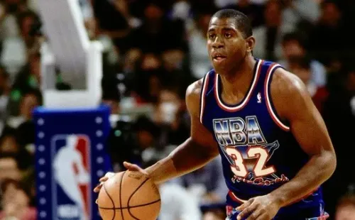 Magic Johnson fue figura en su regreso a las canchas, tras un año sin jugar (NBA TV)