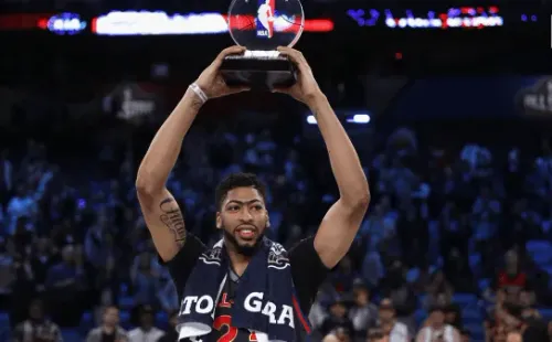 Por su tremendo goleo, Anthony Davis se quedó con el premio al mejor de esa edición (NBA Latam)