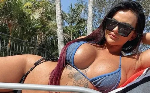 La australiana dejó los autos para comenzar una carrera más redituable en el cine para adultos (Instagram)