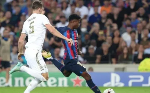 Ansu Fati y Benjamin Pavard, en el último duelo entre Barcelona y Bayern