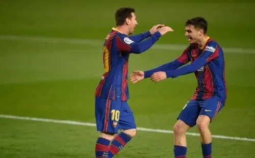 Messi y Pedri, en un partido de liga en 2021
