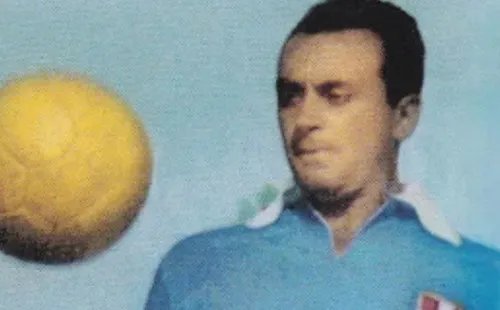 En su único año en el club, integró el equipazo campeón de 1956 (Sporting Cristal)