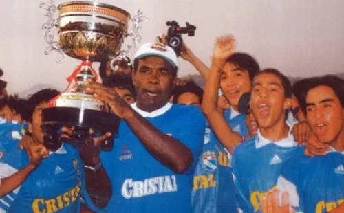 Brilló como defensor y siguió ligado al club después del retiro (Twitter)