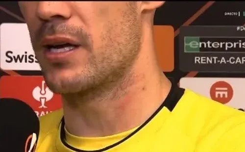 Así le quedó el cuello a Dmitrovic tras la agresión