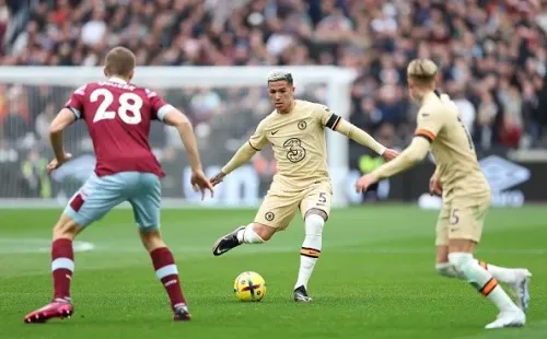 Enzo y Mudryk en cancha. Getty.