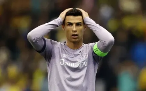 Cristiano Ronaldo se agarra la cabeza