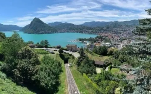 Desde lejos, la zona alpina en el que estaba situada la casa de Fernando Alonso (Twitter)
