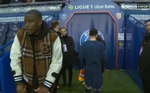 El momento en el que Lionel Messi se retiró sin sus compañeros al vestuario tras el 3 a 1 sobre el Lens.