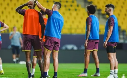 Ronaldo con Talisca. Twitter.