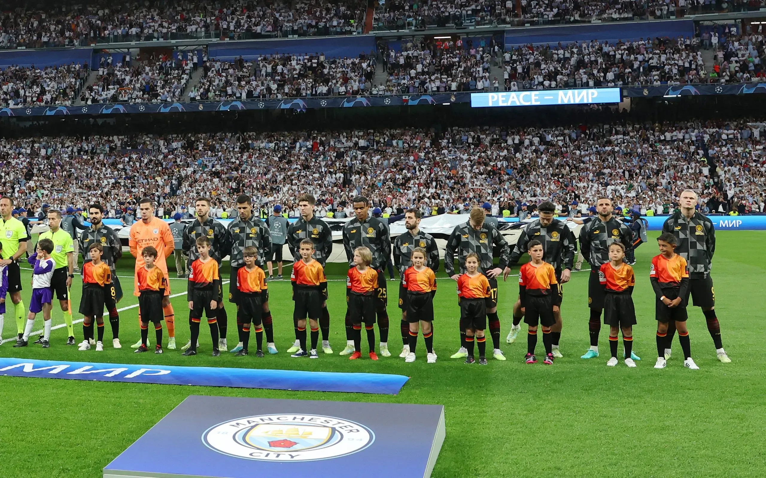 Los mismos once del Manchester City que salieron al campo de juego del Santiago Bernabéu fueron los que terminaron el compromiso. Getty Images.