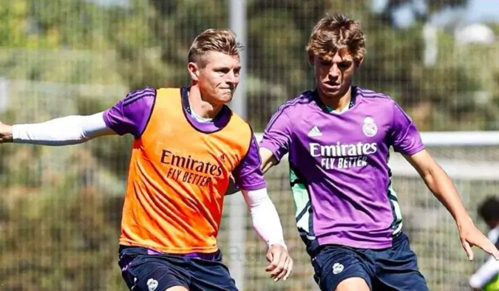 Toni Kroos y Nico Paz: TW
