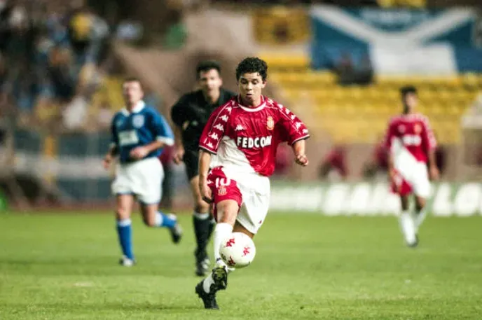 Marcelo Gallardo en su etapa como jugador en el fútbol de Francia. Getty Images.