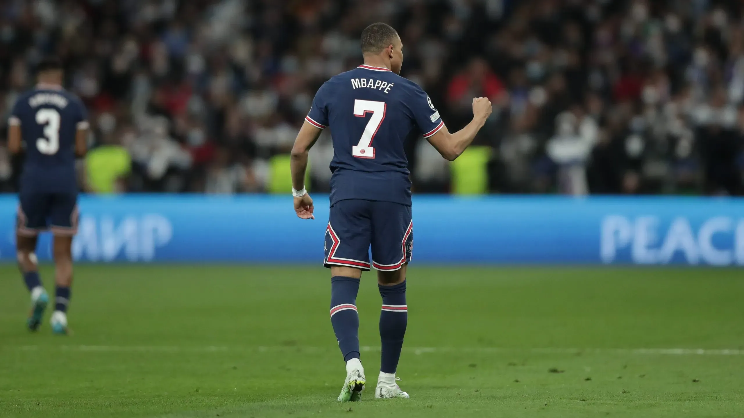 Por el momento, Kylian Mbappé seguirá en el PSG. Getty Images.