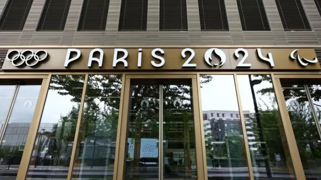 La sede de Paris 2024 fue allanada por la BRDE francesa.