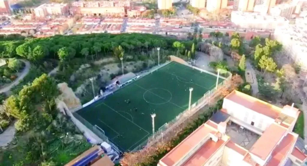 Turó de la Peira, la cancha en la que el CD La Bombonera hace de local.