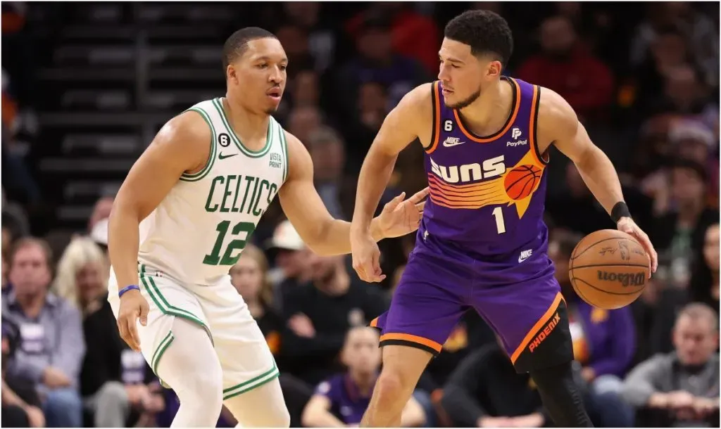 Grant Williams y Devin Booker (Foto: Christian Petersen / Getty Images)