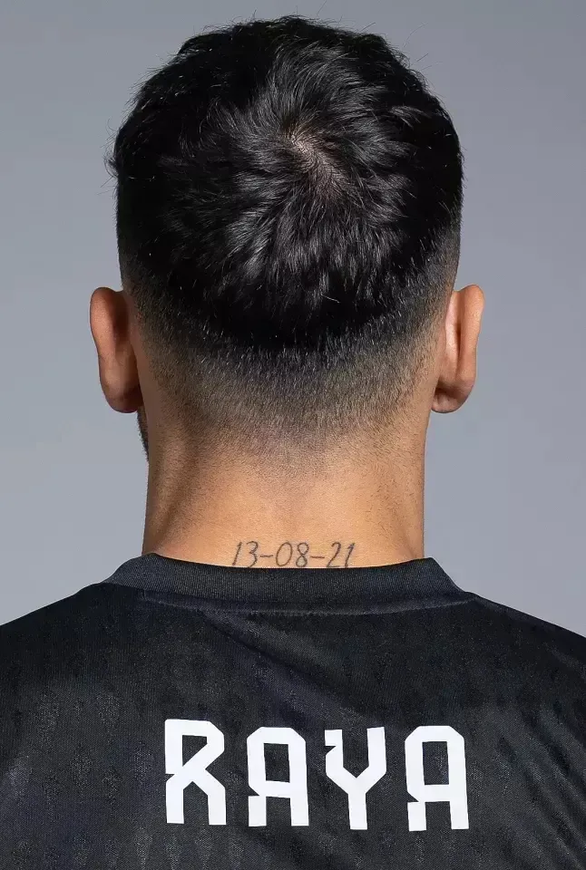 El tatuaje en la nuca de David Raya
