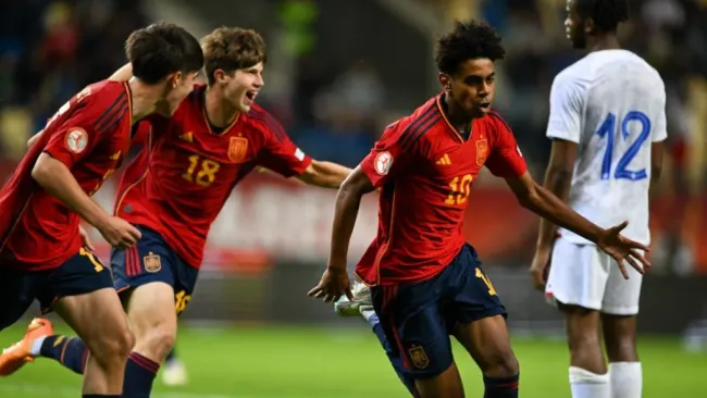 Lamine Yamal, en la Selección Sub 17 de España (IMAGO / Independent Photo Agency).