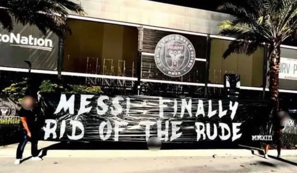 Bandera de apoyo a Messi en Miami: TW