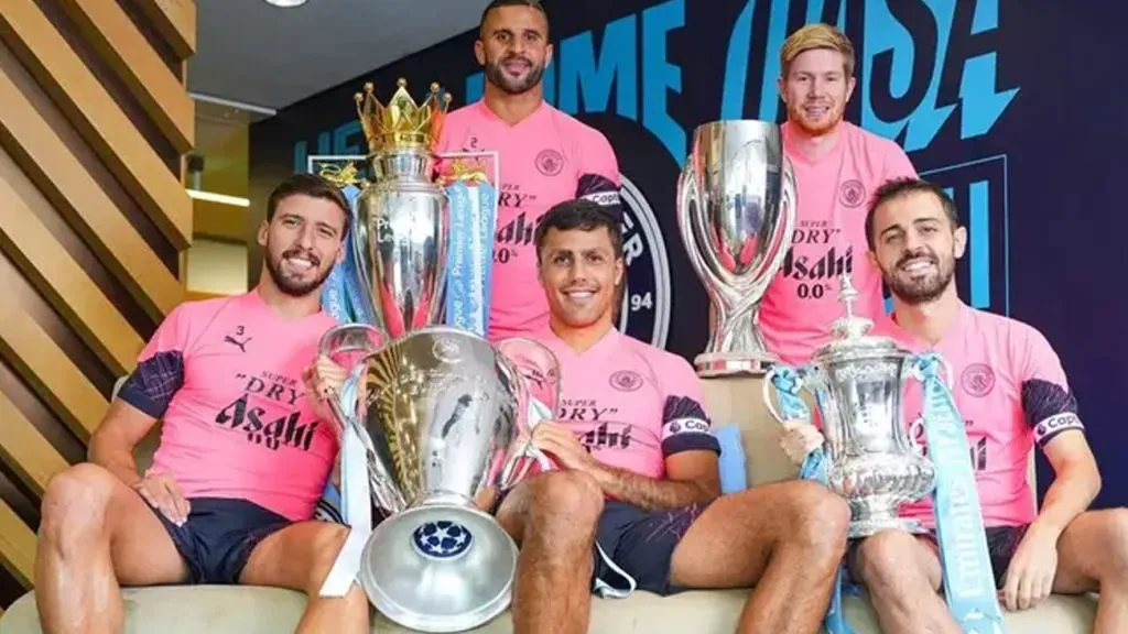 Walker, De Bruyne, Ruben Dias, Rodri y Bernardo Silva, los capitanes del Manchester City.