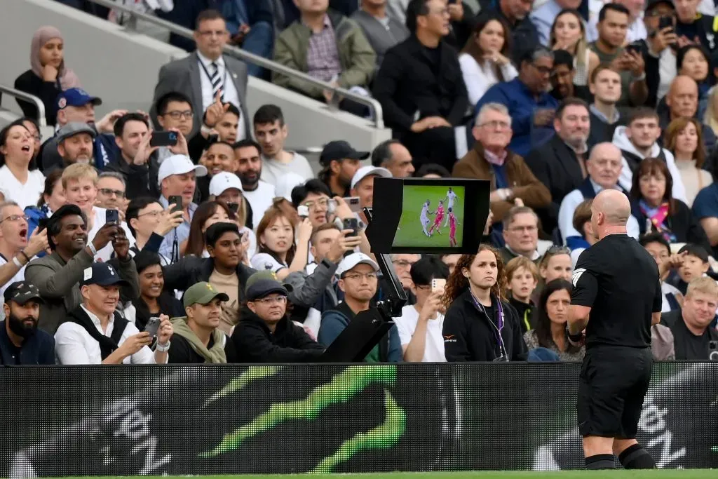 El VAR sí intervino en otras jugadas del mismo partido entre Tottenham y Liverpool. Getty Images.