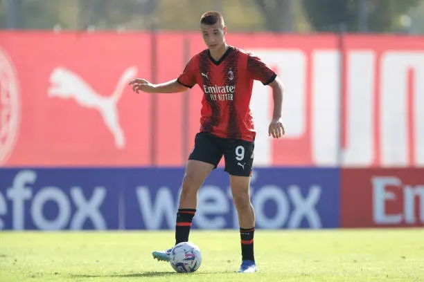 Francesco Camarda, la gran promesa de las inferiores del Milan. (Photo by Jonathan Moscrop/Getty Images)