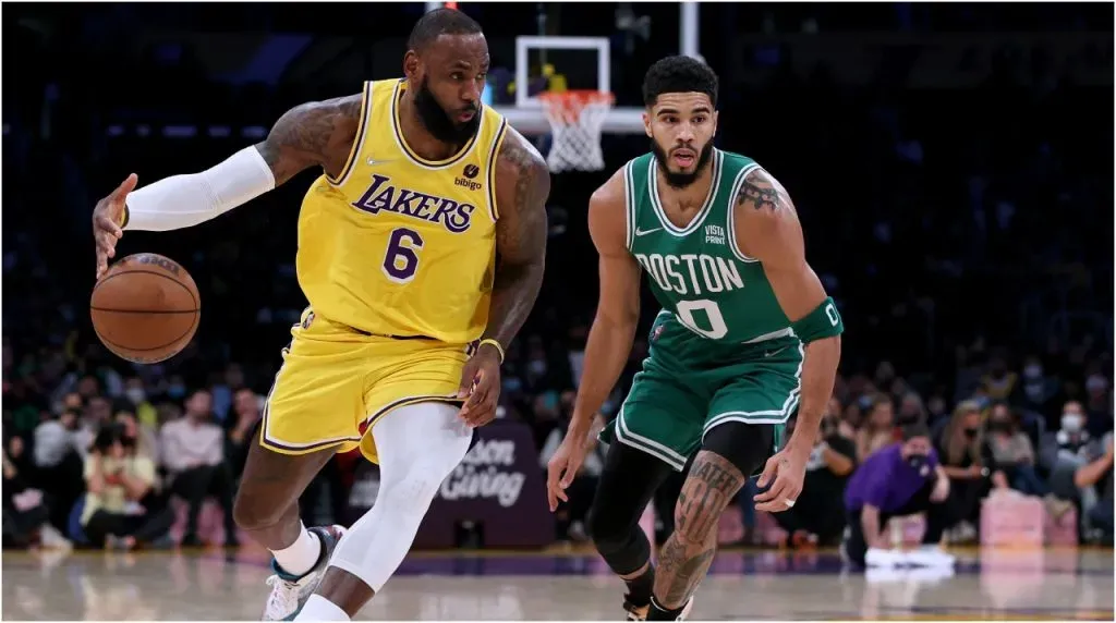 Jayson Tatum y LeBron James quieren ganar con sus equipos para llevarlos a la cima en solitario (Foto: Harry How / Getty Images)