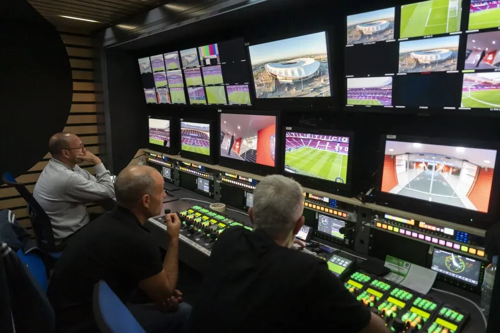 El camión de control desde donde se opera toda la transmisión de un encuentro (Foto: LaLiga).