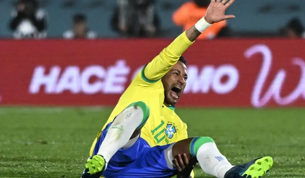 Lesión de Neymar en Uruguay vs. Brasil: Getty Images