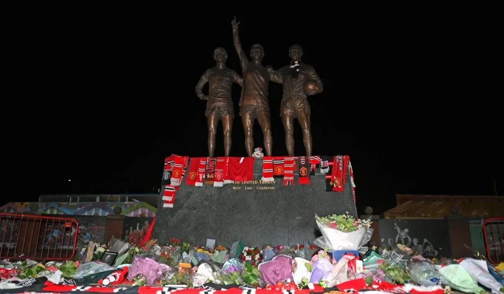 Homenaje a Sir Bobby Charlton en los aledaños de Old Trafford: Getty Images
