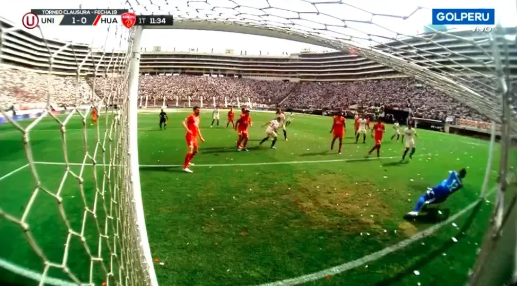 Gol de Edison Flores.