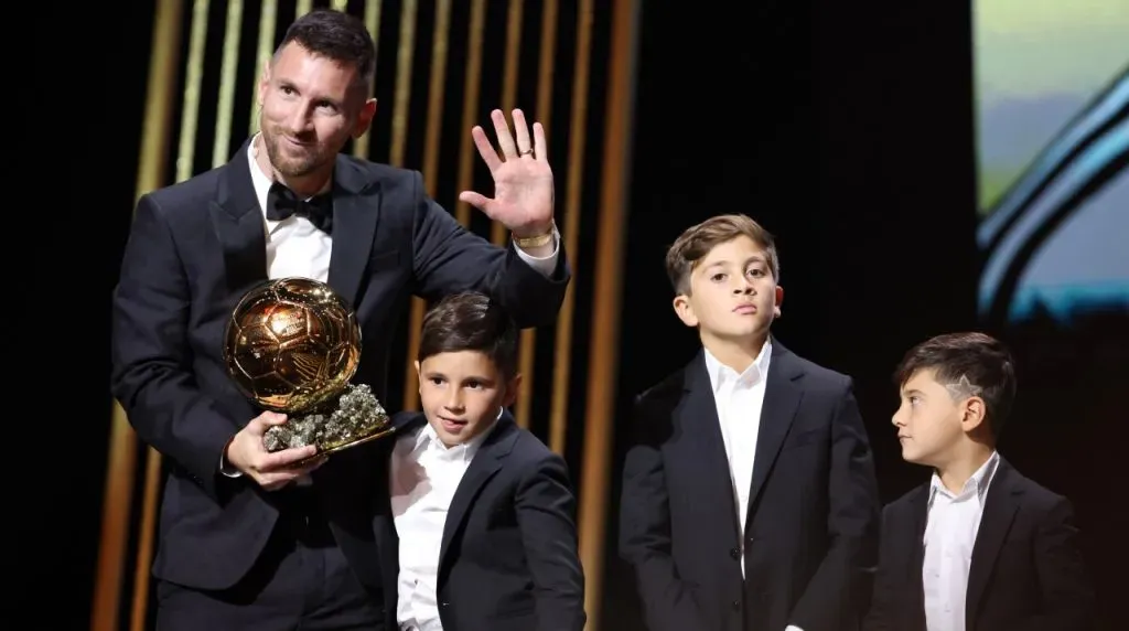 Lionel, Mateo, Thiago y Ciro Messi en la gala del Balón de Oro 2023. (Foto: Getty Images)