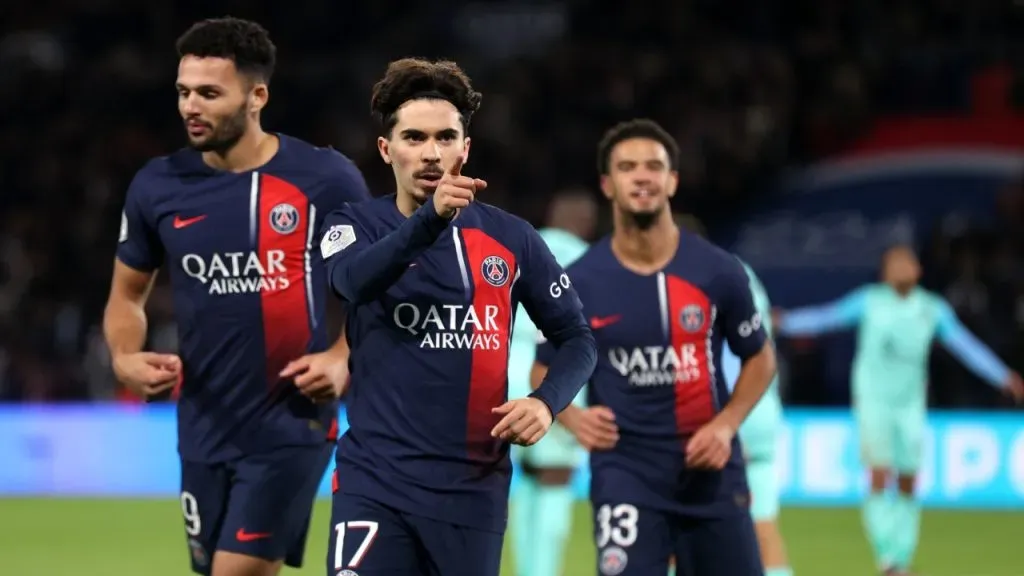 Vitinha, autor del tercer gol, con Ramos y Zaïre-Emery de fondo (Getty Images).