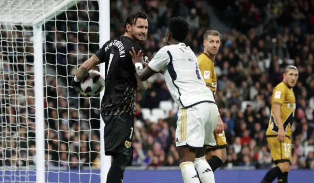 Pica entre Stole Dimitrievski y Vinicius Junior anoche: Getty Images