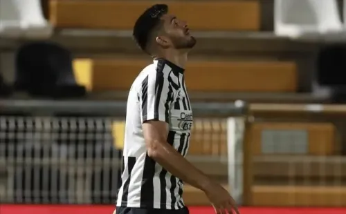 Ronie Carrillo volvió a la titularidad y le dio la razón a su entrenador con un partidazo de tres puntos – El blog de mi fútbol Ecuatoriano