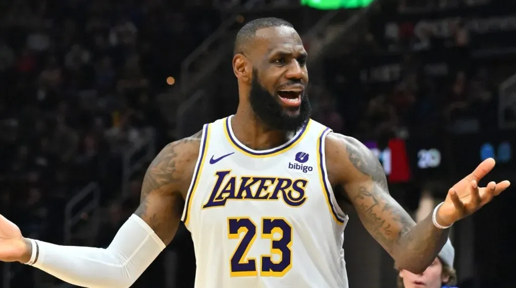 LeBron James anotó 22 puntos en Lakers vs Cavaliers. (Foto: Getty Images)