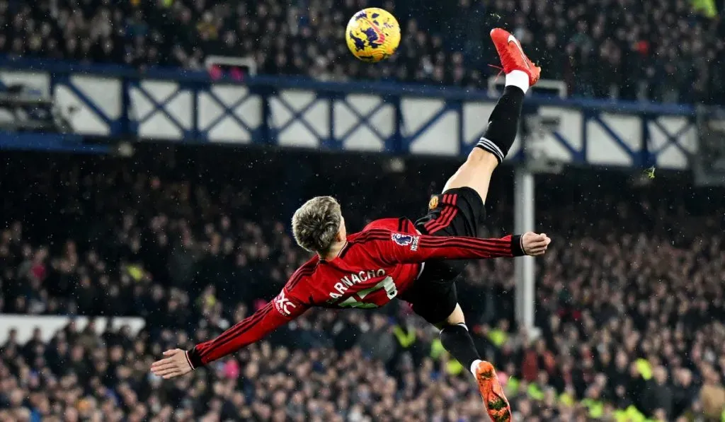 La chilena de Garnacho para poner el 0-1 del United en Goodison Park: Getty Images