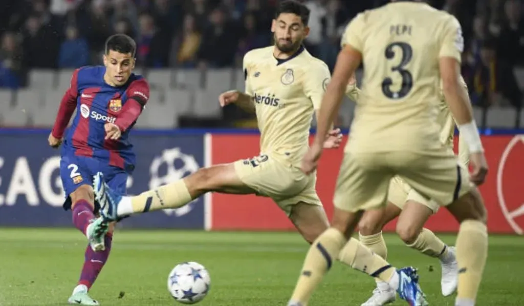 El golazo de Joao Cancelo para meter a Barcelona en octavos de la Champions: Getty Images