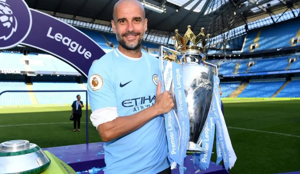 Pep Guardiola con el último título de Premier League ganado por Manchester City: Getty Images