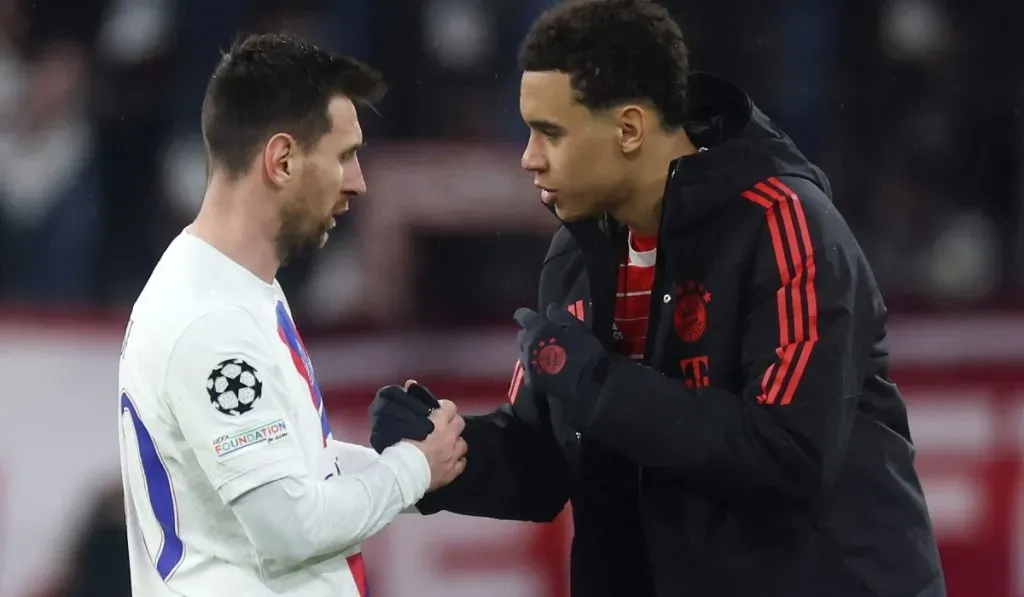 Lionel Messi junto a Jamal Musiala tras la eliminación de PSG a manos del Bayern Múnich: Getty Images