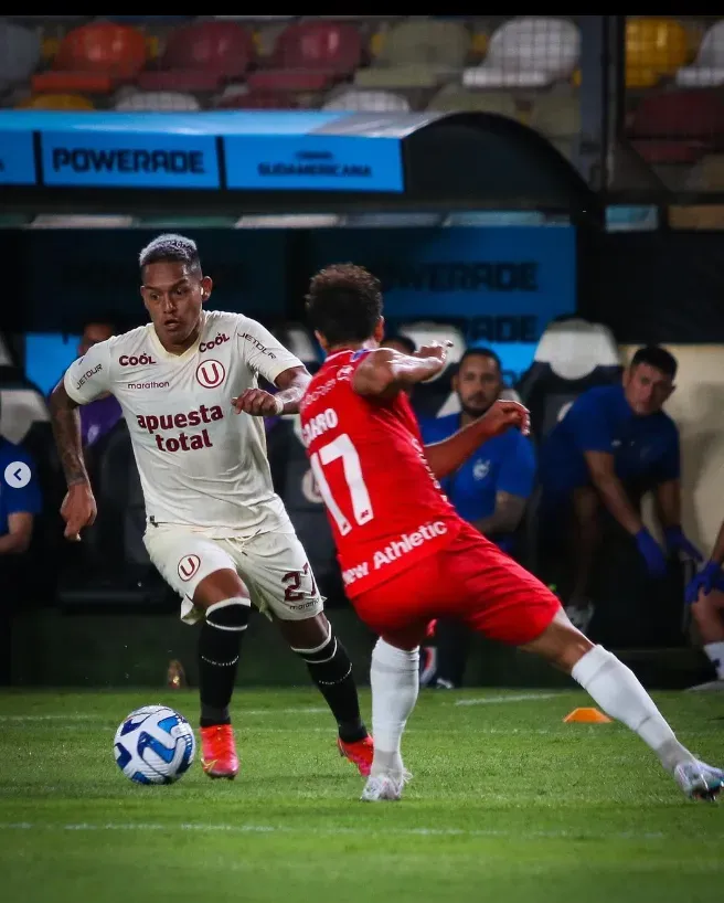 Nelson Cabanillas jugando en la Liga 1. (Foto: Twitter).