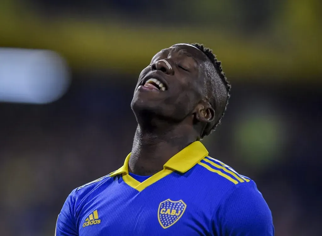 Luis Advíncula jugando la Copa Libertadores con Boca Juniors. (Foto: Getty).
