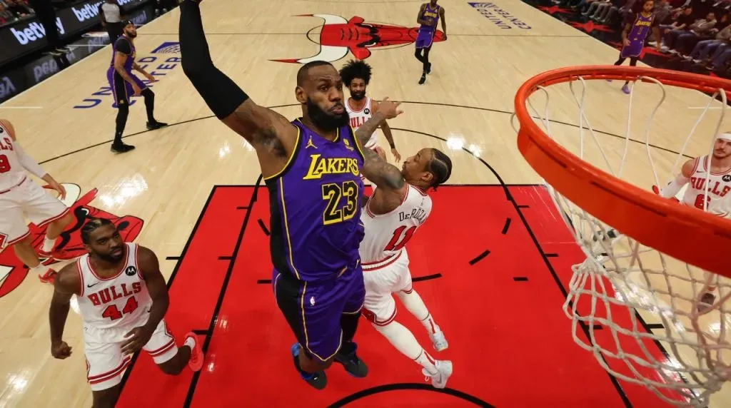 LeBron anotó 25 puntos en la derrota de Lakers vs. Bulls. (Foto: Getty Images)