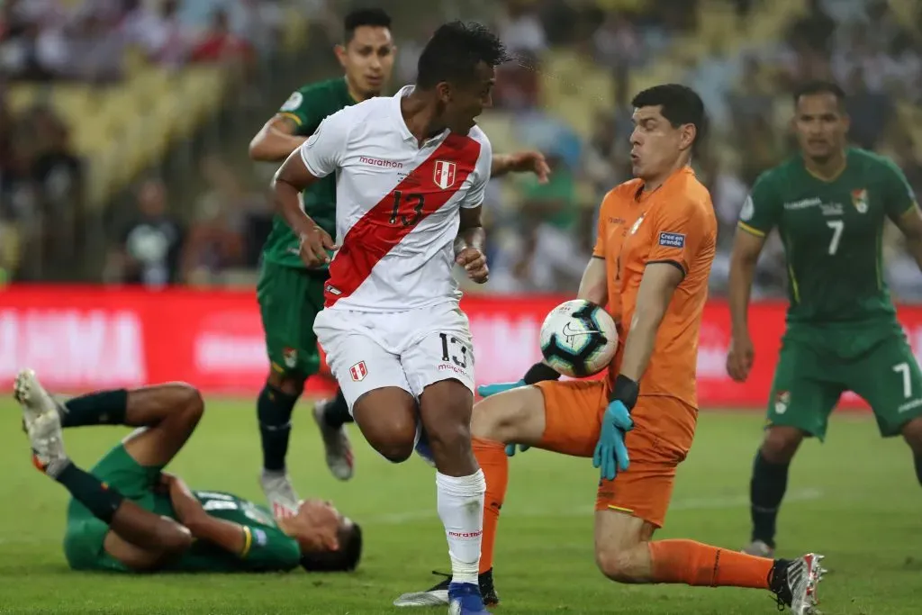 Tapia jugando para Perú ante Bolivia. (Foto: Selección Peruana Prensa)
