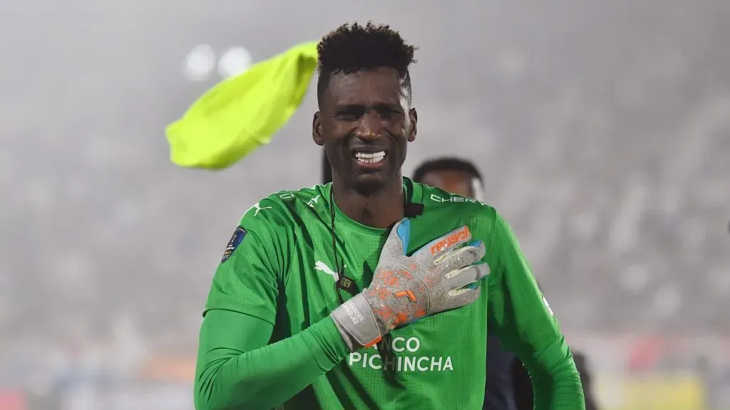 Alexander Domínguez celebrando la Copa Sudamericana 2023 con Liga de Quito. Foto: Getty.