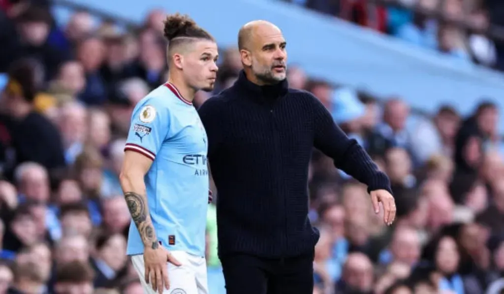 Kalvin Phillips y Pep Guardiola en uno de los partidos del triplete del Manchester City: Getty Images