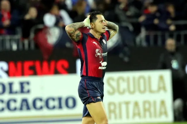 Lapadula jugando con Cagliari. (Foto: Cagliari Prensa)