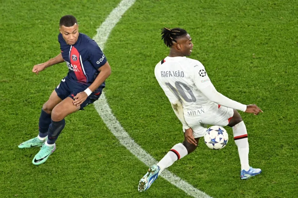 Kylian Mbappé y Rafael Leao en el PSG vs. Milan por la Champions League. Getty Images.