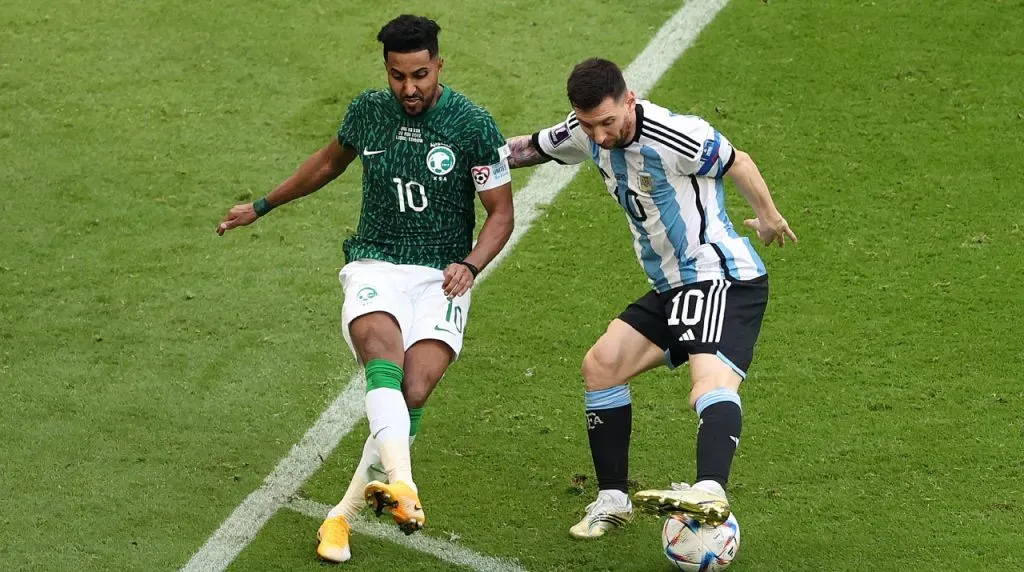 Salem Al-Dawsari y Leo Messi. (Foto: Getty Images)